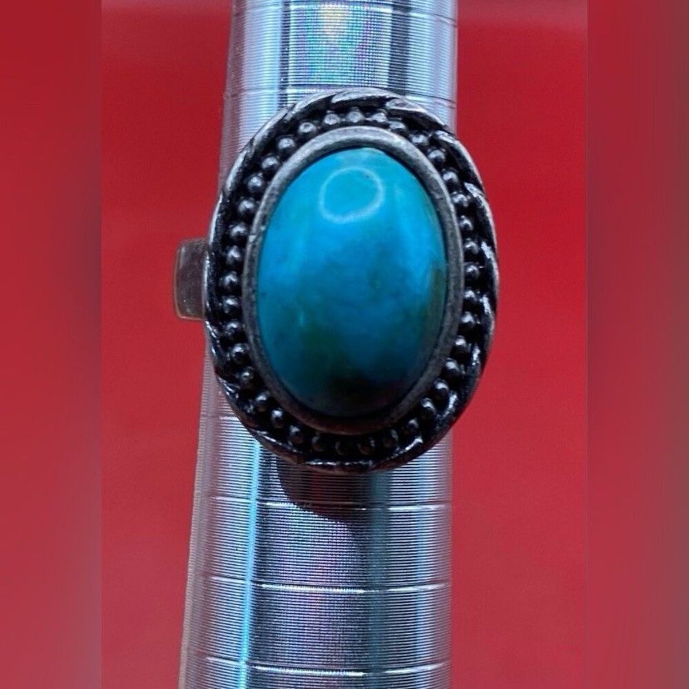 Women’s Ring Faux Turquoise Silvertone Adjustable Size 6 Southwestern
